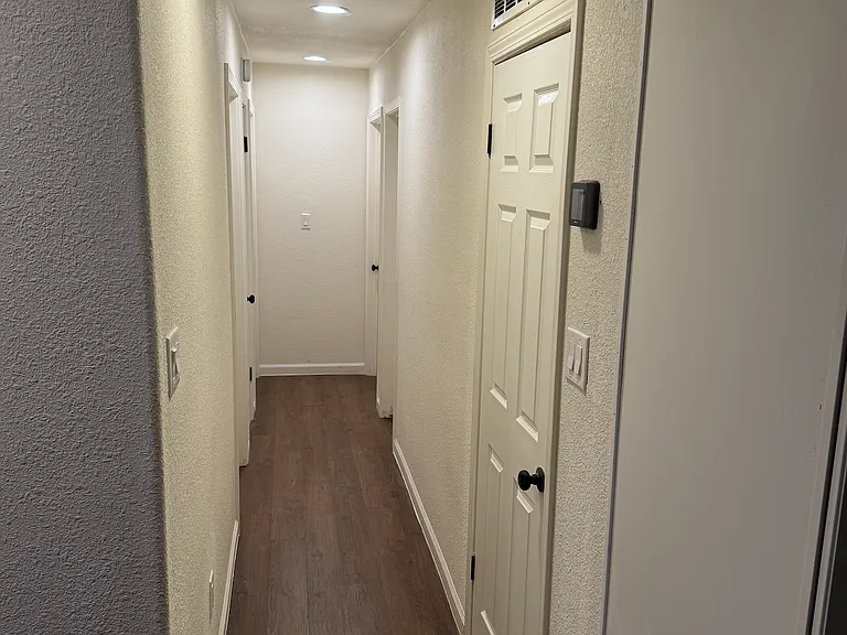 1677 Glenwood Way — Photo 8
