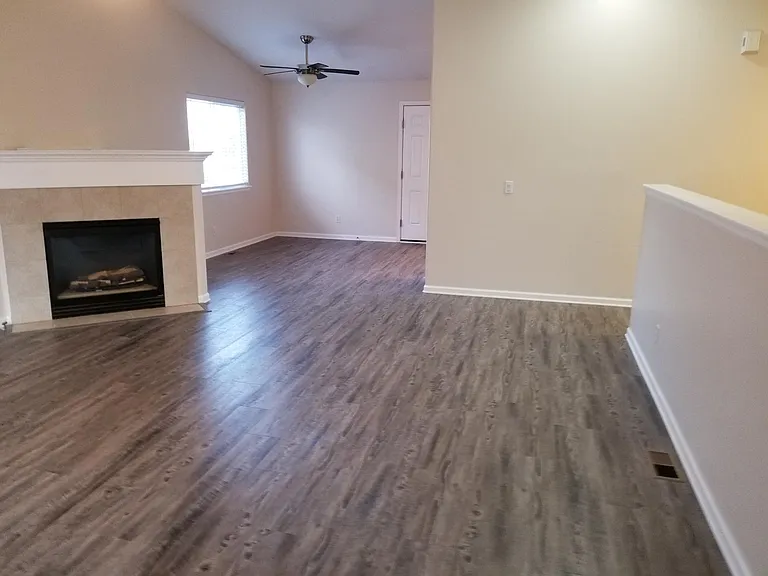 832 Pitkin Way — Photo 8