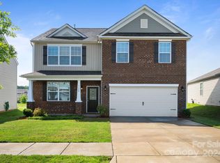 1126 Rock Haven Dr, Charlotte, NC 28216