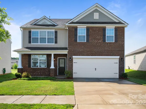 1126 Rock Haven Dr, Charlotte, NC 28216