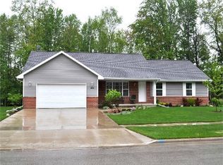 1054 Herne Bay Way, Green Bay, WI 54313