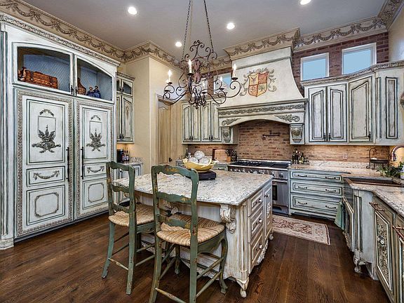 4th image of 79 Sologne Cir