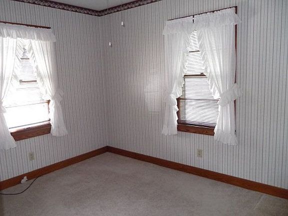 5th image of 861 Grove Ave