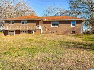 690 Marble City Heights Cir, Sylacauga, AL 35150
