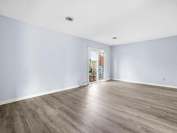 4th image of 4505 N Kings Hwy. #C3