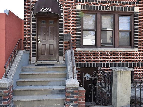 4th image of 2762 Hering Ave