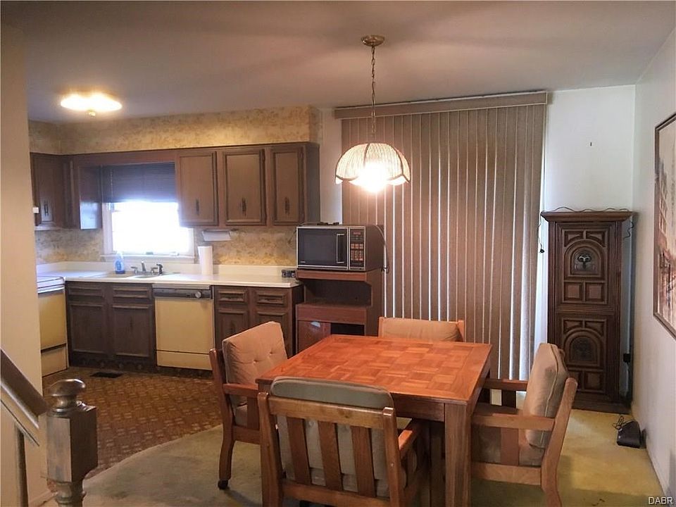 2nd image of 411 Windsor Park Dr