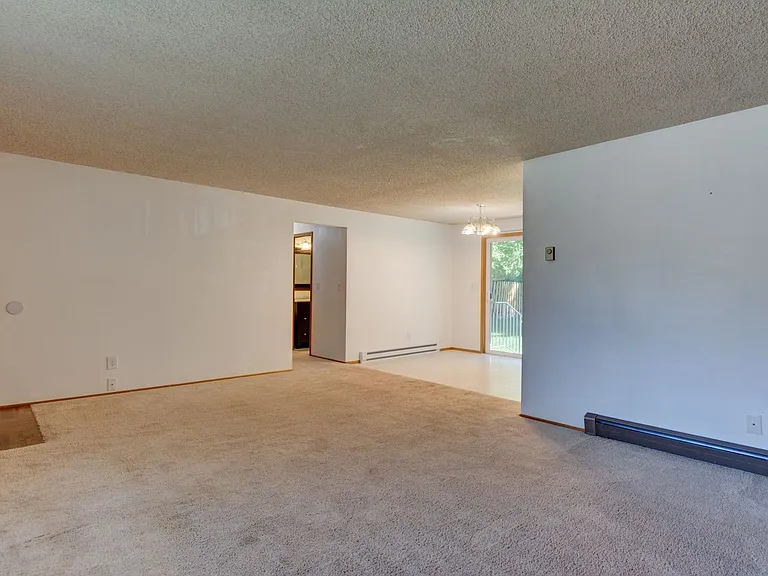 1677 NE 7th Ct — Photo 5