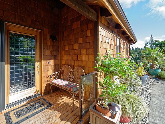 5th image of 563 Seaside Dr