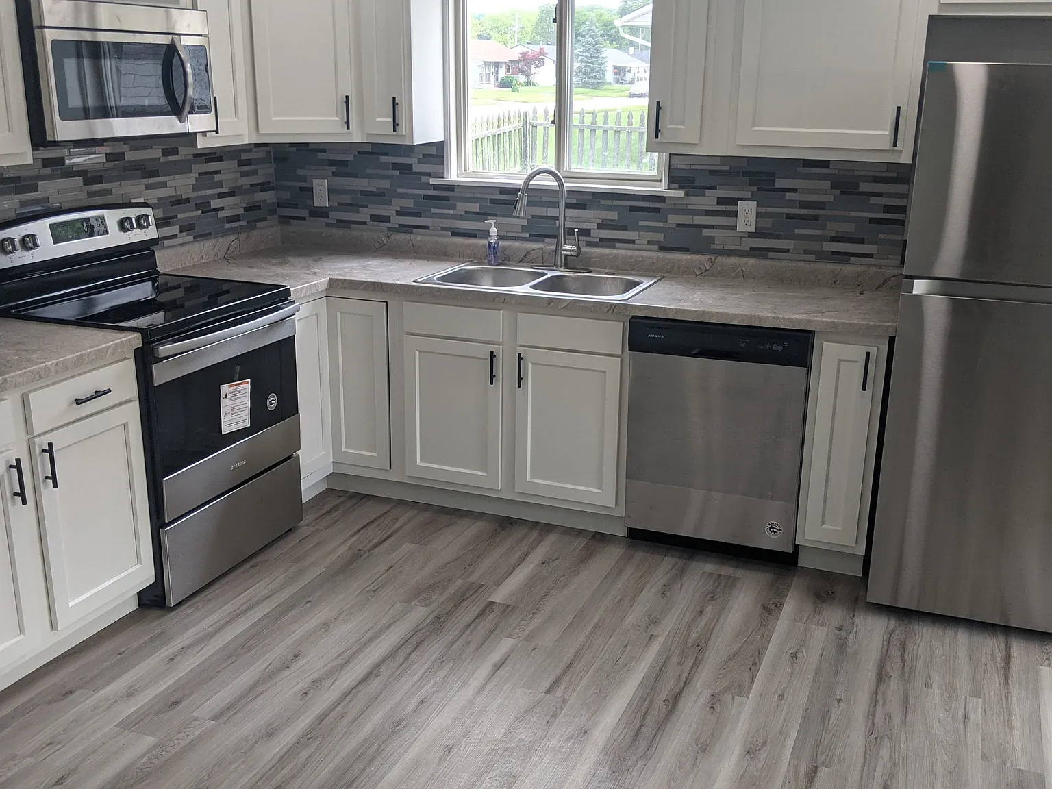 3 bed, 1075 sqft, $1,495 — Photo 3