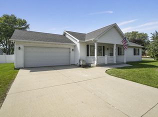 12230 39th Ave, Pleasant Prairie, WI 53158
