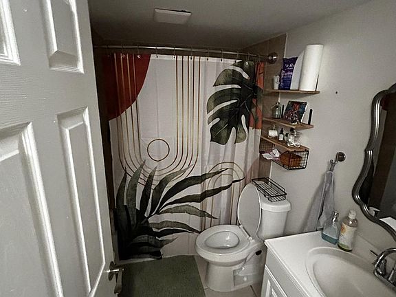 4th image of 27249 Pullen Ave APT B1