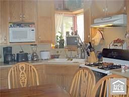 3rd image of 15118 Alburtis Ave