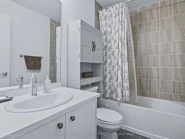 132 Blue Forest Cres — Photo 39