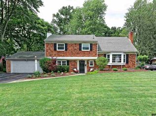 35 Crestwood Dr, Schenectady, NY 12306