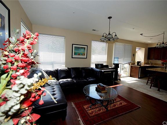 4th image of 8088 Sorrento St