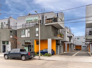 3032 N Coolidge Ave, Los Angeles, CA 90039