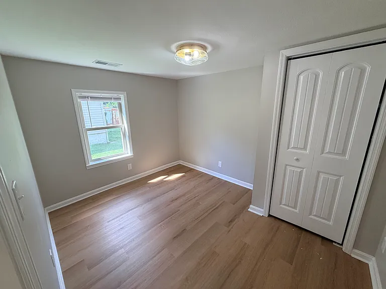241 Kahl Ct — Photo 9