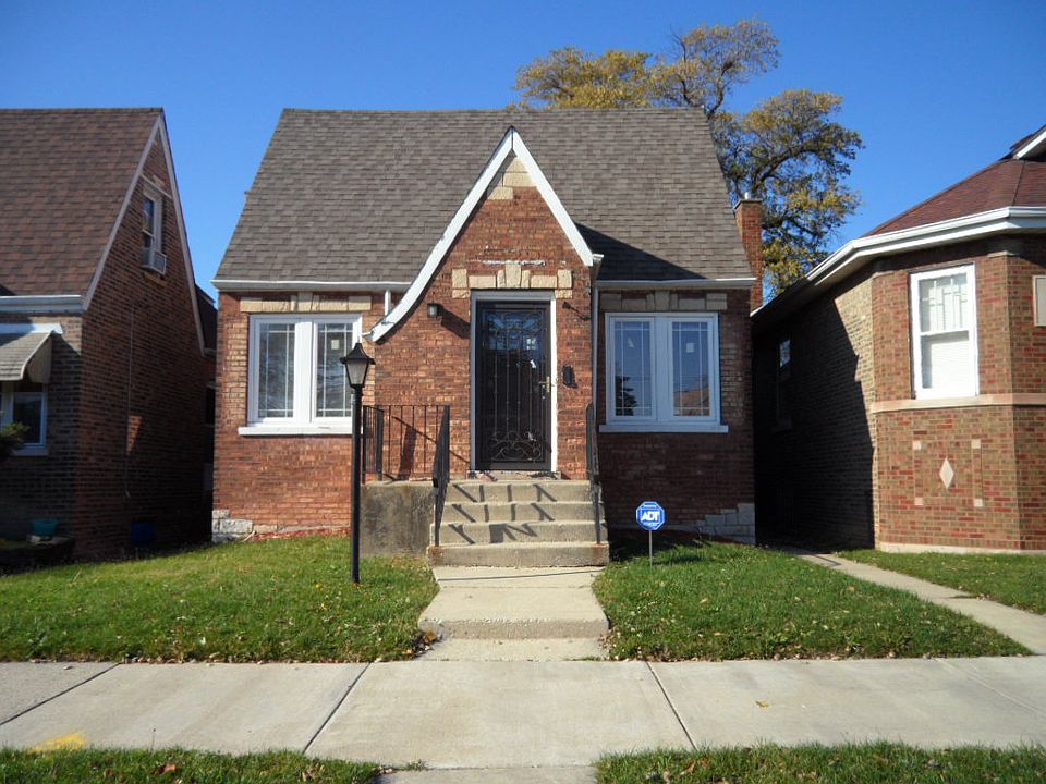 1st image of 10154 S Calumet Ave #House