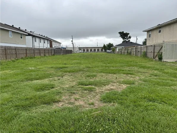 Helena St, Kenner, LA 70062