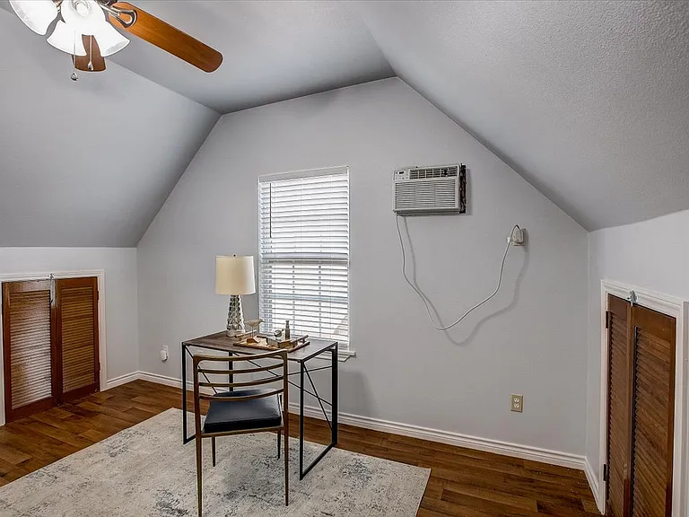 1603B Wilson St — Photo 16
