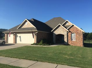 1837 S Cherry Hills Dr, Fayetteville, AR 72701