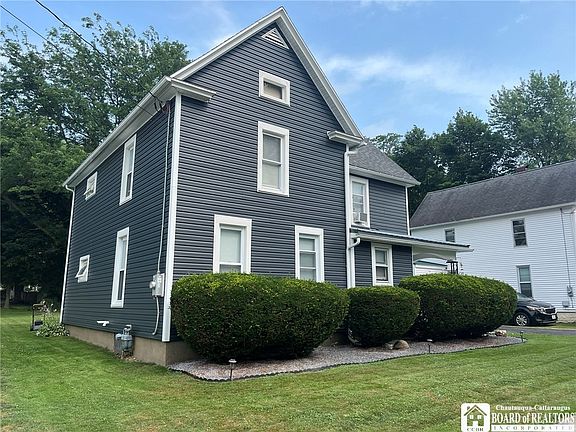 2nd image of 13 Fay St