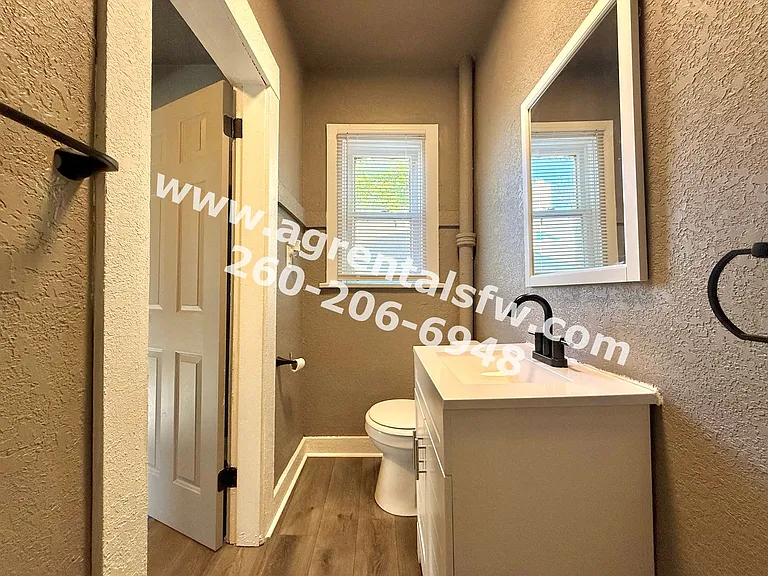 1512 Taylor St — Photo 6