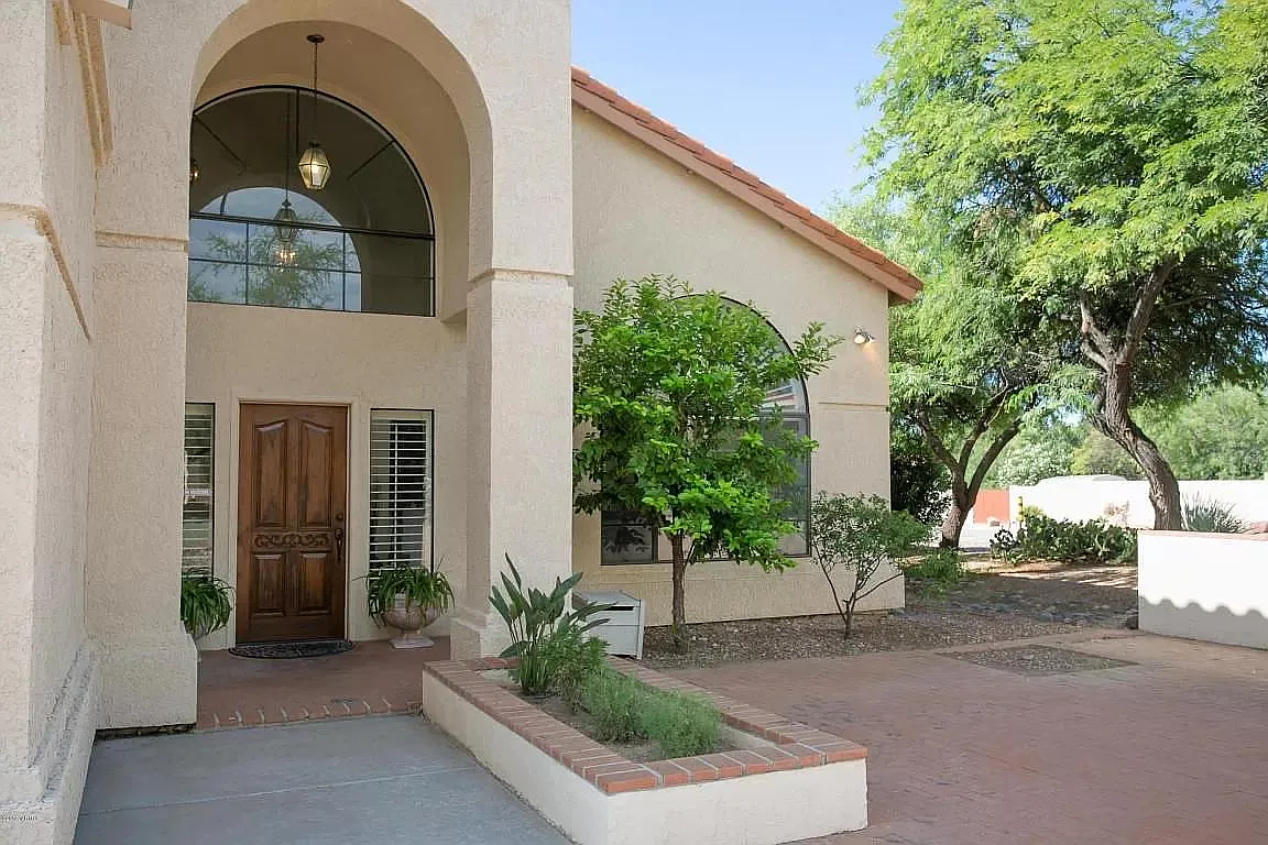 5 bed, 3718 sqft, $5,250 — Photo 4