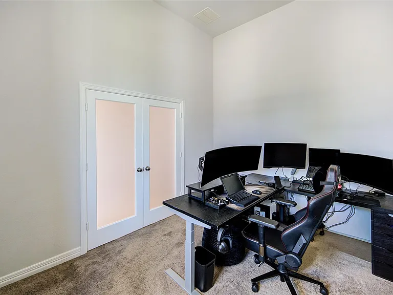 4110 Sherman Oak Ln — Photo 26