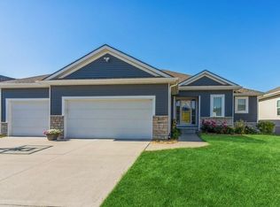 800 SE 14th St, Grimes, IA 50111