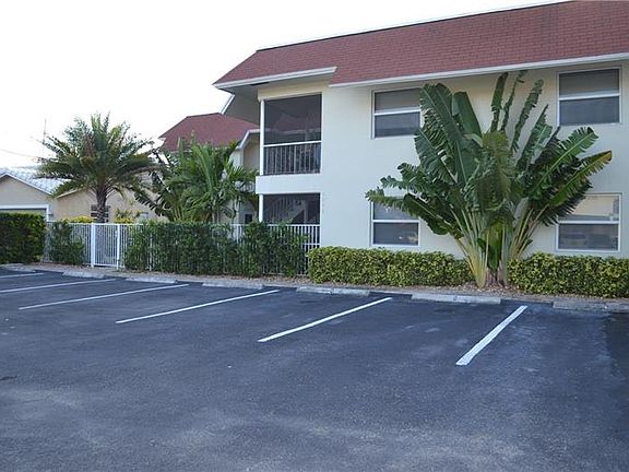 5th image of 1361 NE 27th Way APT 3