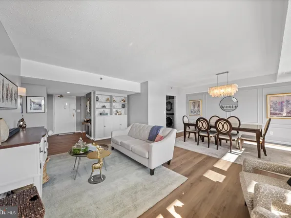 3713 George Mason Dr APT 616, Falls Church, VA 22041