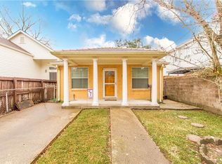 7822 Oak St, New Orleans, LA 70118