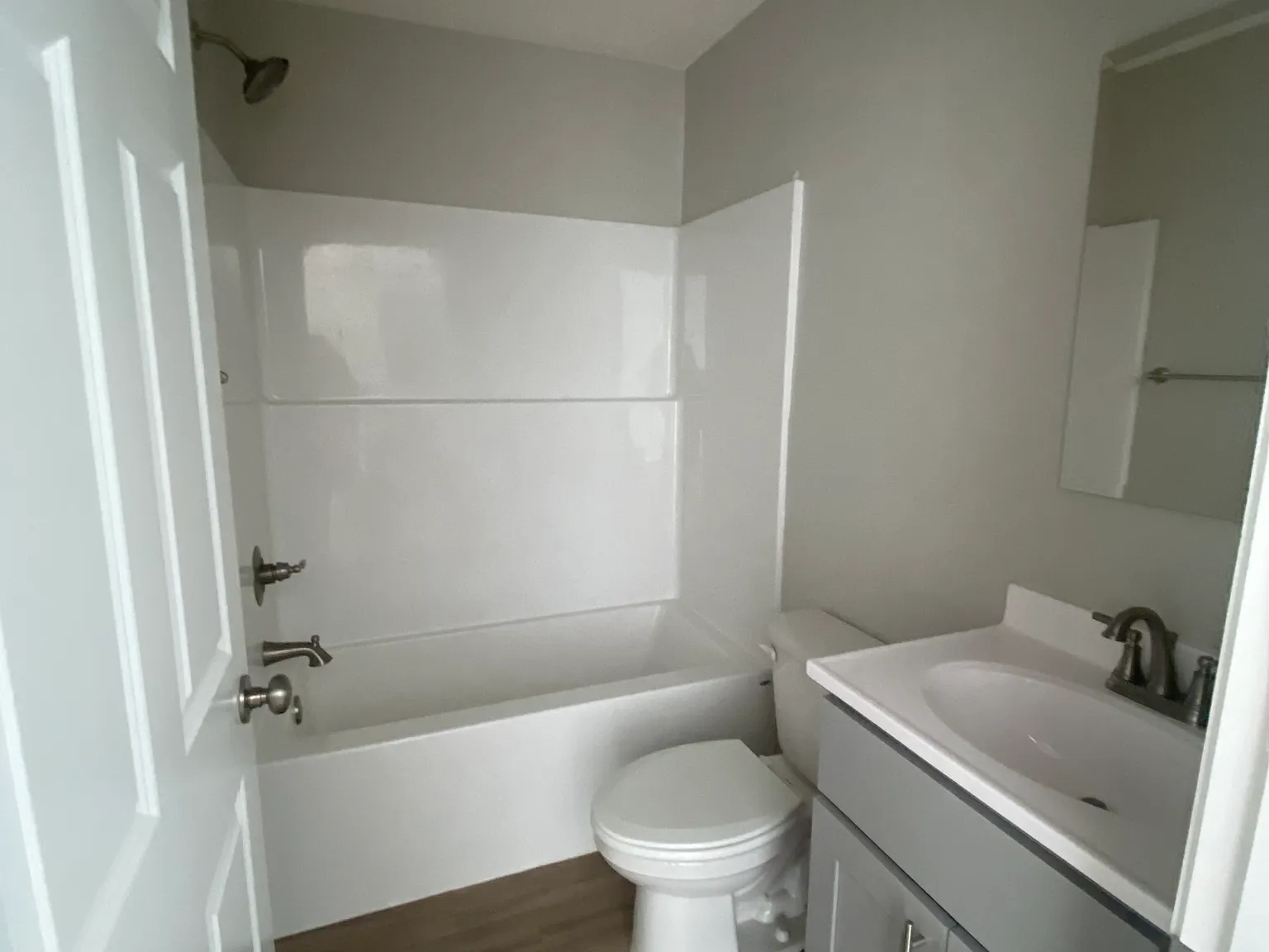 2 bed, 950 sqft, $1,100 — Photo 2