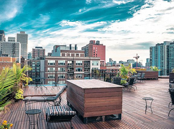 3rd image of 1339 N Dearborn St APT 12E