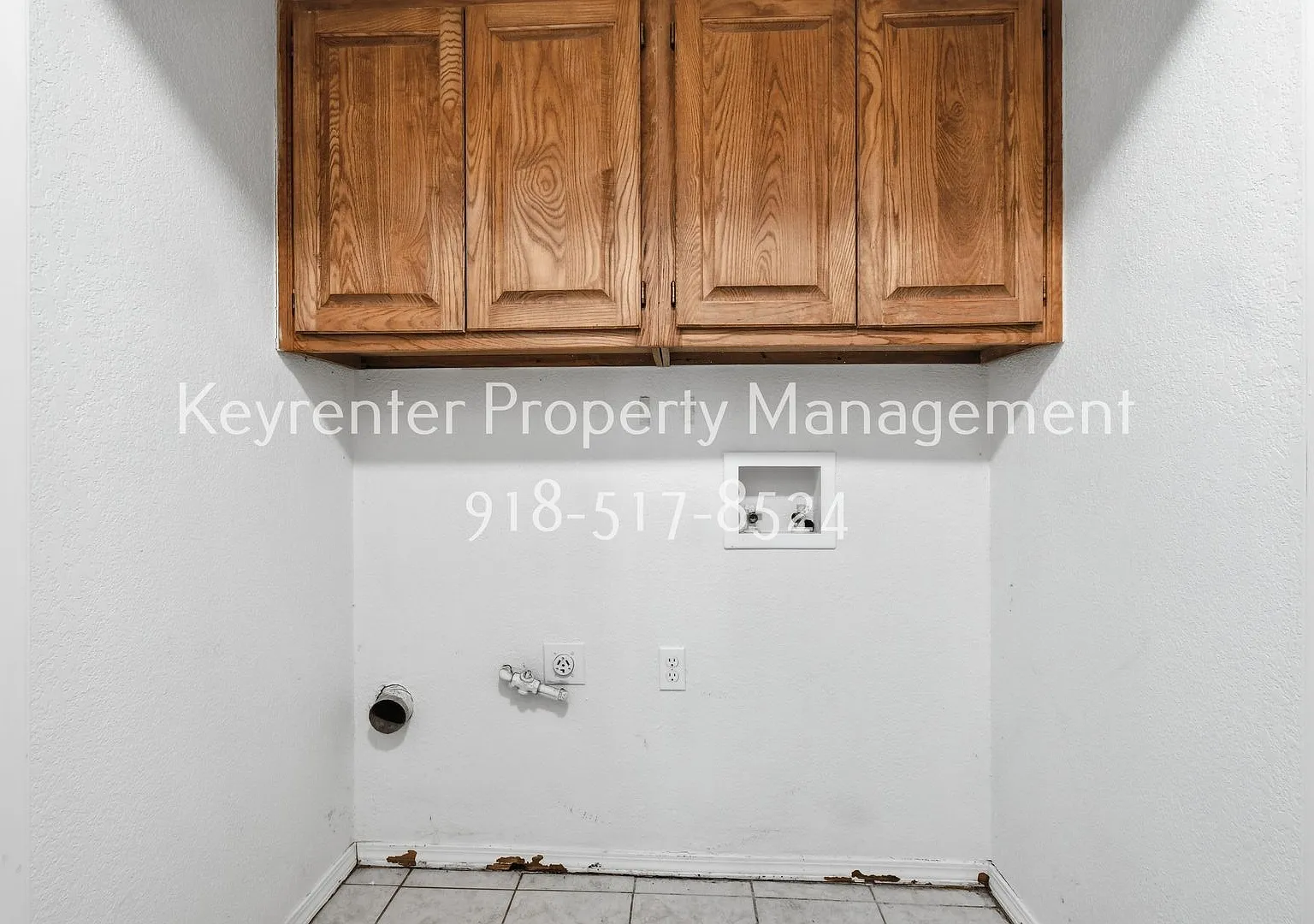Charming 3 Bed, 2 Bath Home Backing to a Peaceful Greenbelt in Broken Arrow! — Photo 4
