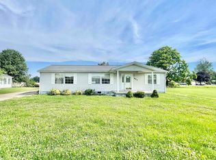 902 Rose Ln, Grandview, IN 47615