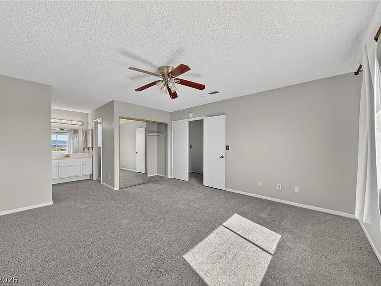 389 Summer Creek Ct — Photo 14