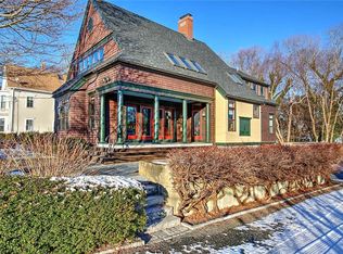 9 Howe St, Bristol, RI 02809