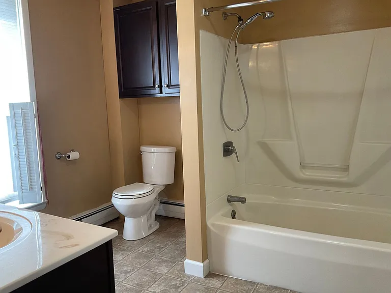 112 W Main St — Photo 27