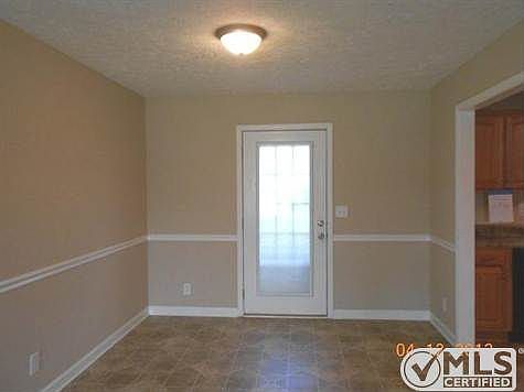 5th image of 715 Mapleview Ln