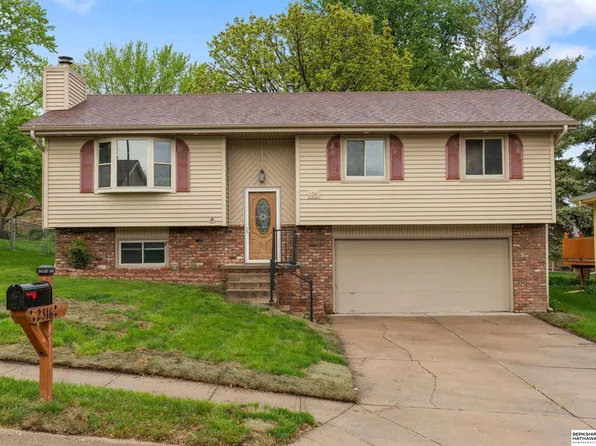 2316 Yorktown Pl, Bellevue, NE 68123