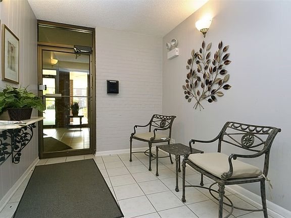 3rd image of 1030 S Fernandez Ave APT 2A
