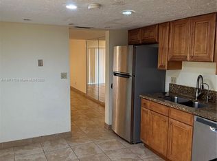 2142-2142 Nova Village Dr, Fort Lauderdale, FL 33317