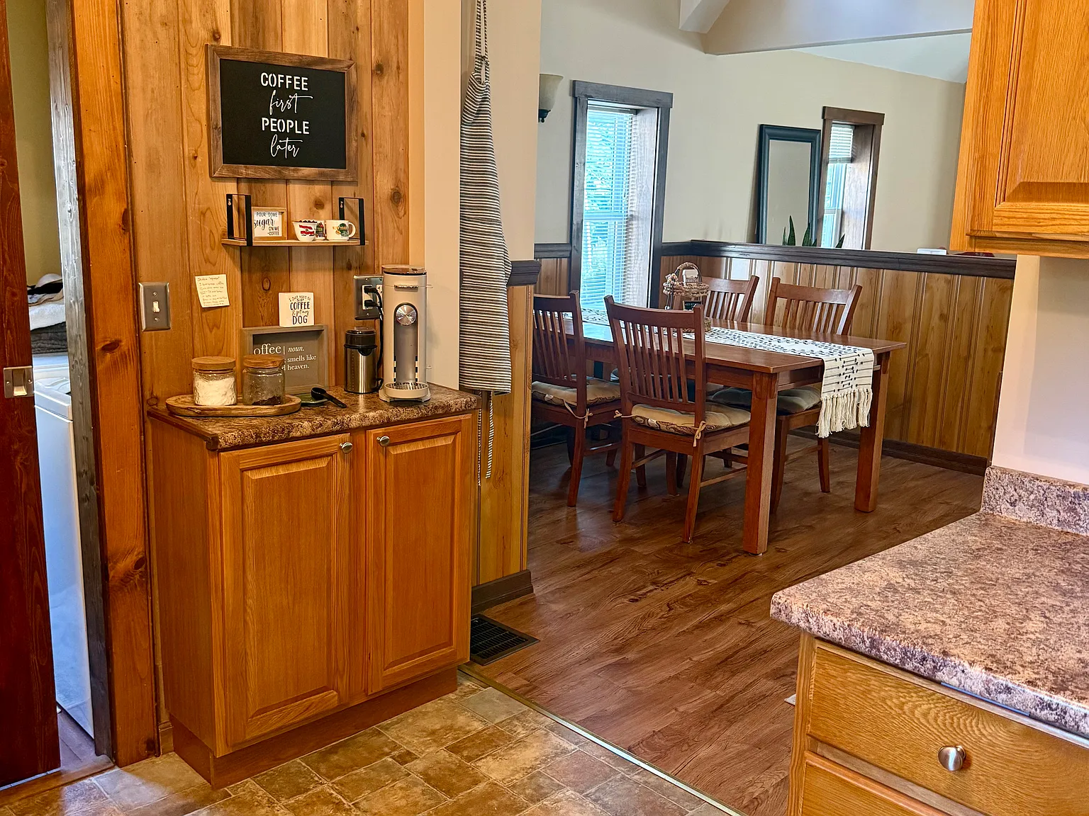 1 bed, 840 sqft, $1,300 — Photo 1
