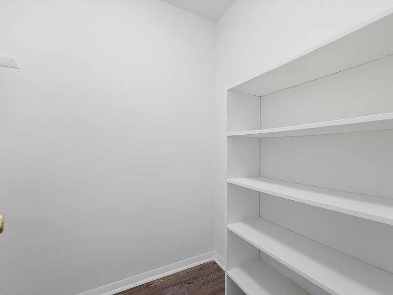 Foxridge Apartment Homes — Photo 175