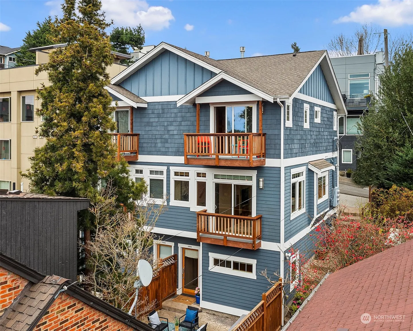 1922 A 11th Avenue W photo 1