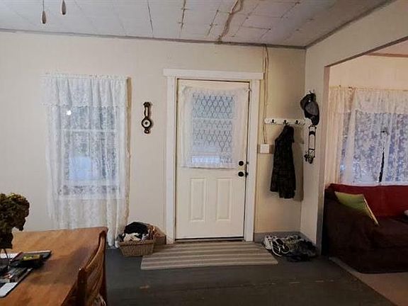 5th image of 210 6th Ave E