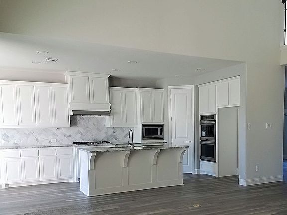 3rd image of 521 Timber Ridge Rd